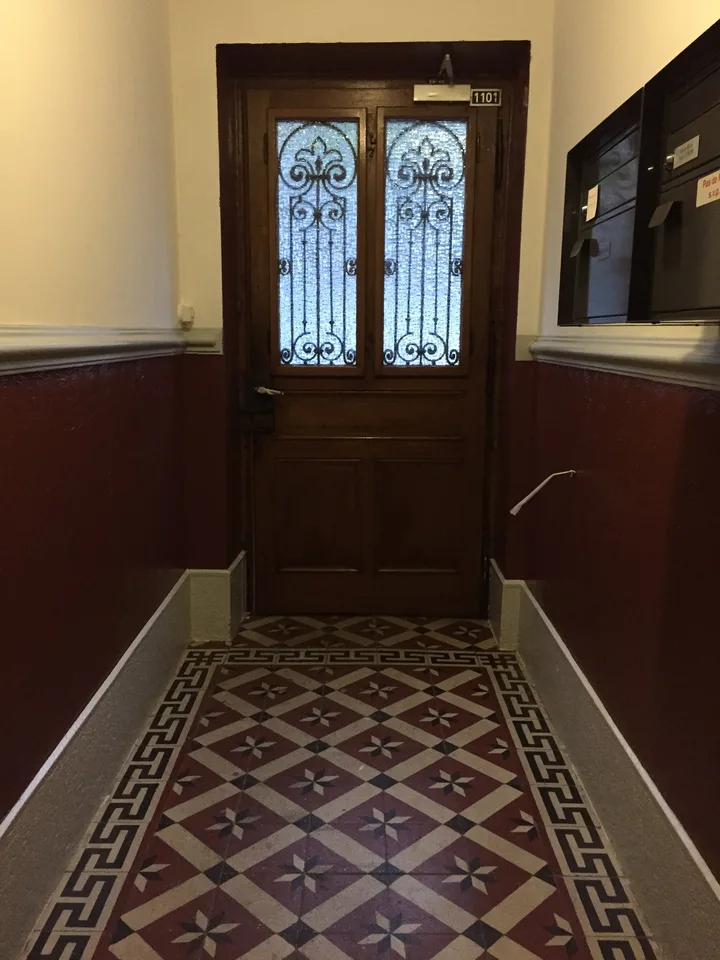 Charmantes Dachwohnung mit 2.5 Zimmern in Montreux – Foto 5 von 11