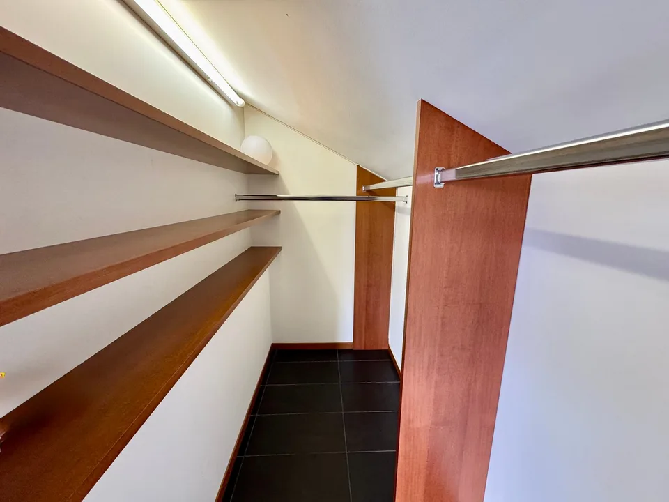 CADRO – ELEGANTE RESIDENZA CON GIARDINO PRIVATO, GARAGE DOPPIO E VISTA PANORAMICA – foto 26 di 29