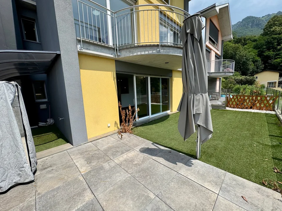 CADRO – ELEGANTE RESIDENZA CON GIARDINO PRIVATO, GARAGE DOPPIO E VISTA PANORAMICA – foto 12 di 29