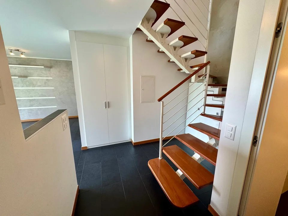 CADRO – ELEGANTE RESIDENZA CON GIARDINO PRIVATO, GARAGE DOPPIO E VISTA PANORAMICA – foto 5 di 29