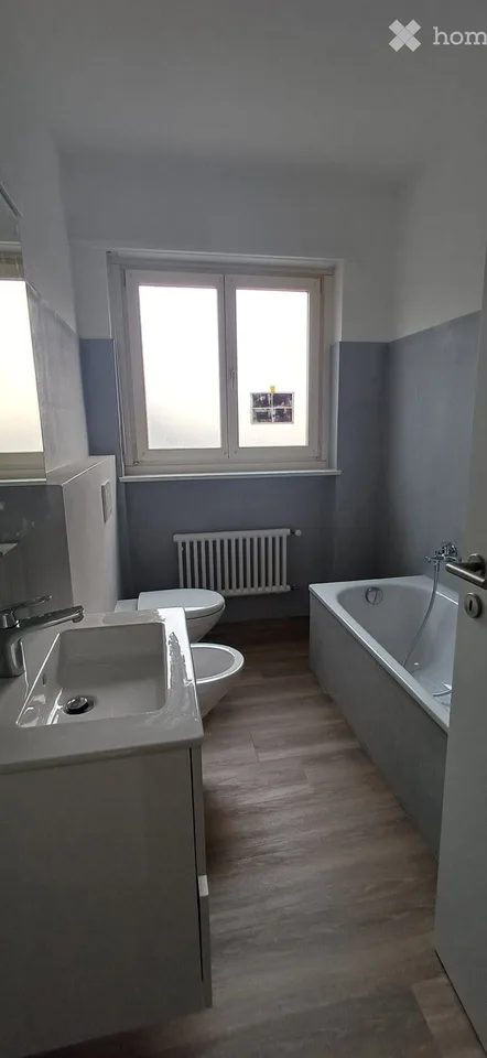 Helles und geräumiges renoviertes Apartment – Foto 2 von 5