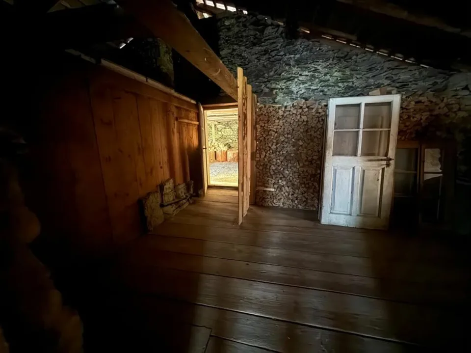 Unique opportunity in Lauterbrunnen - Agricultural property with residential house, barn, and three additional plots – photo 5 of 14