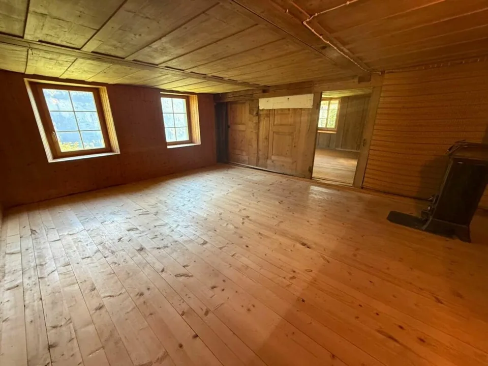 Unique opportunity in Lauterbrunnen - Agricultural property with residential house, barn, and three additional plots – photo 13 of 14