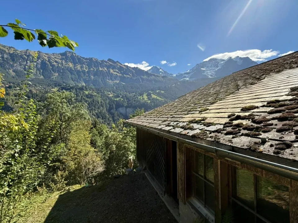 Unique opportunity in Lauterbrunnen - Agricultural property with residential house, barn, and three additional plots – photo 3 of 14