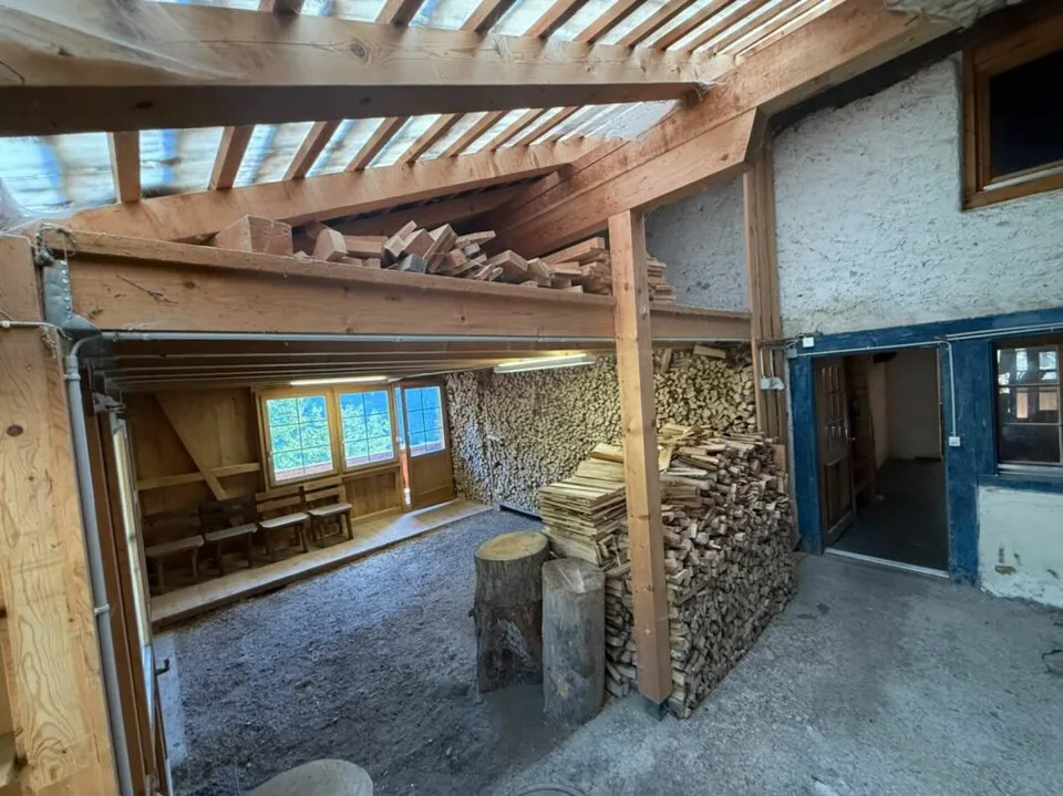Unique opportunity in Lauterbrunnen - Agricultural property with residential house, barn, and three additional plots – photo 7 of 14
