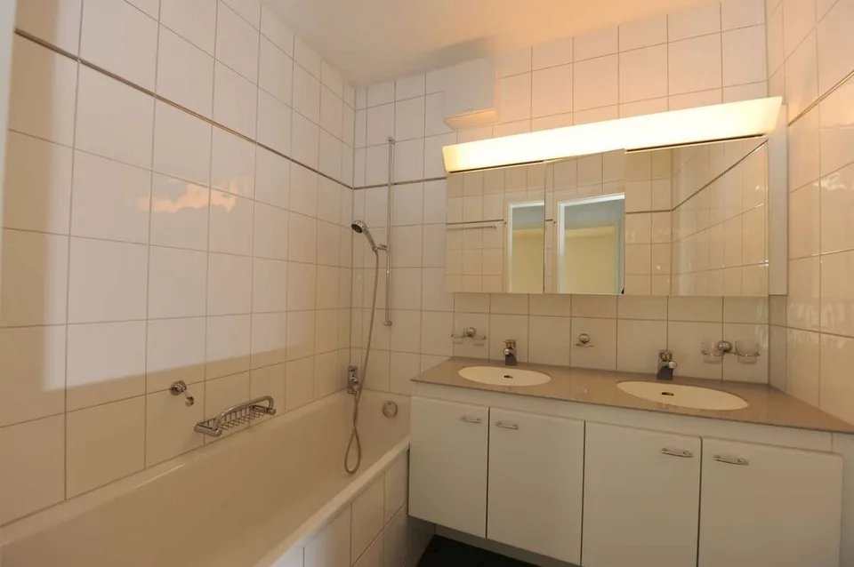 Ruhig und sonnig gelegene 4,5-Zimmerwohnung – Foto 9 von 11