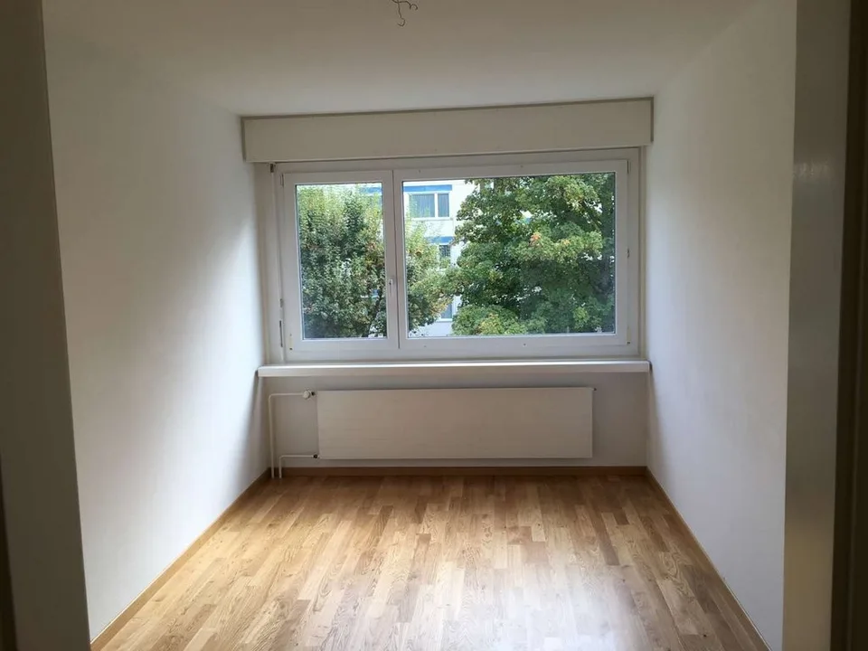 Ruhig und sonnig gelegene 4,5-Zimmerwohnung – Foto 4 von 11