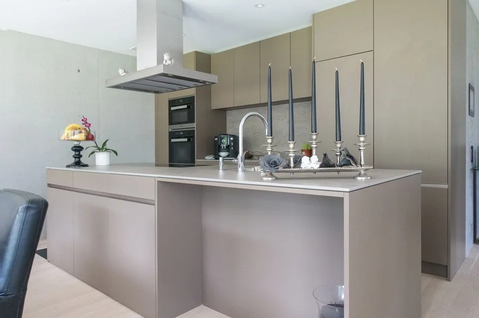 Exklusive Familienwohnung in der Überbauung Rastenhoschet – Foto 4 von 11