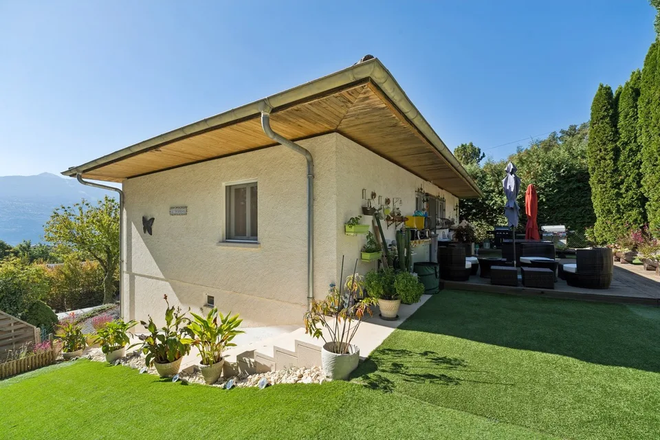 Einzelvilla mit Pool und schönen Außenbereichen – Foto 11 von 13