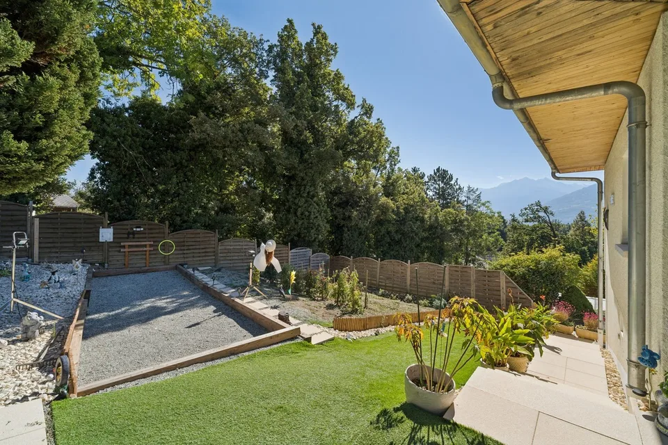 Einzelvilla mit Pool und schönen Außenbereichen – Foto 13 von 13