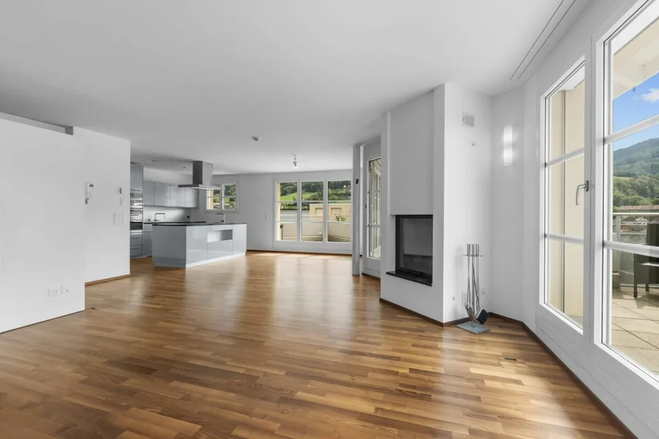 URBAN ROOF | Vaste maisonnette de 4,5 pièces sous les toits au centre de Siebnen – photo 5 sur 12
