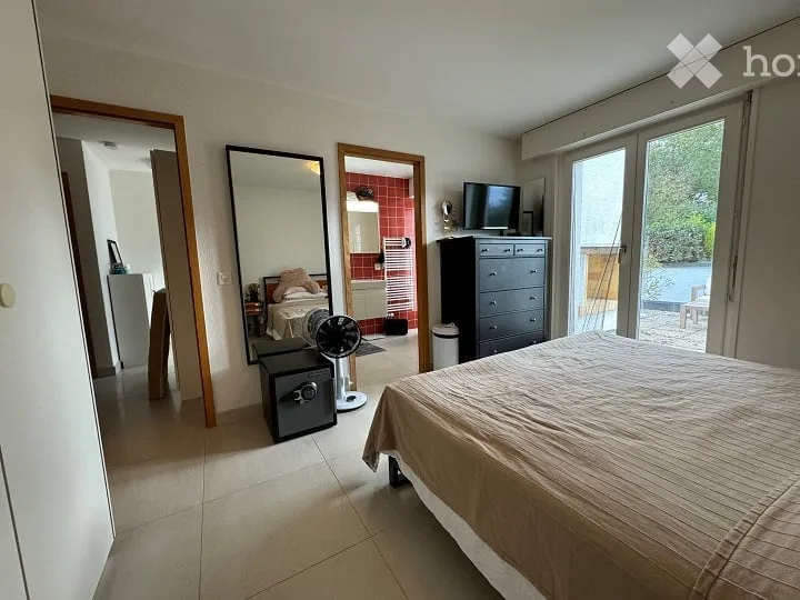 Élégante villa individuelle de 7 pièces avec piscine et accès privé au lac – photo 5 sur 6