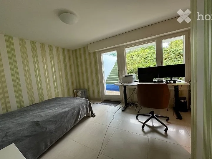 Élégante villa individuelle de 7 pièces avec piscine et accès privé au lac – photo 6 sur 6