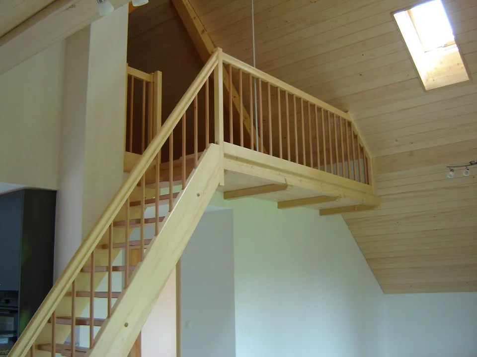 Charming 2.5-room attic apartment with gallery in Dürrenroth – photo 3 of 11