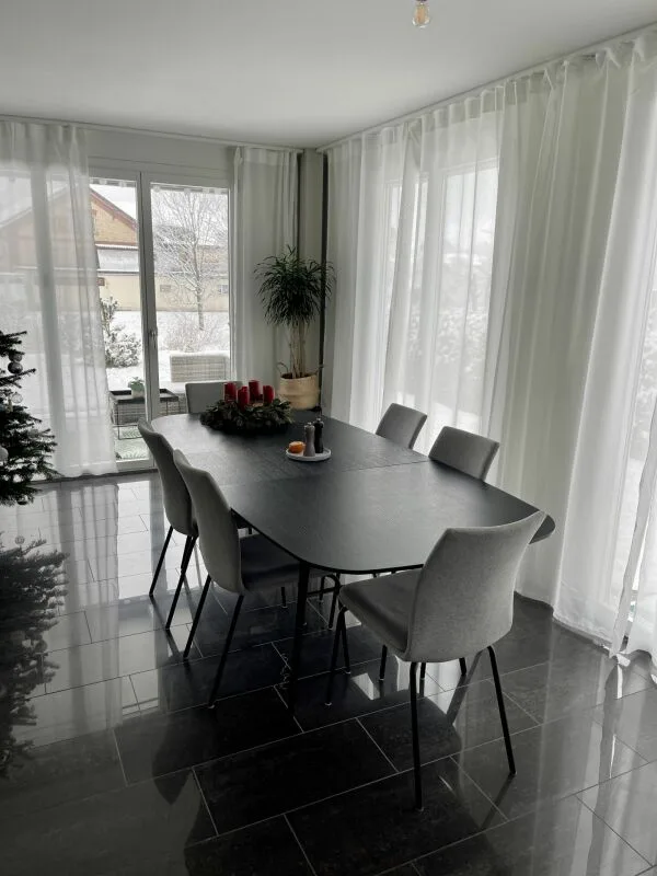 Appartement spacieux 3.5 pièces avec espace de jardin dans un quartier résidentiel calme – photo 3 sur 7
