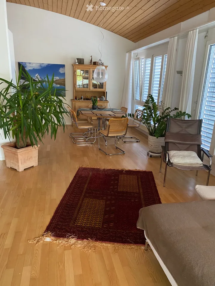Zimmer in einer grossen Wohnung, kein Studio – Foto 2 von 3