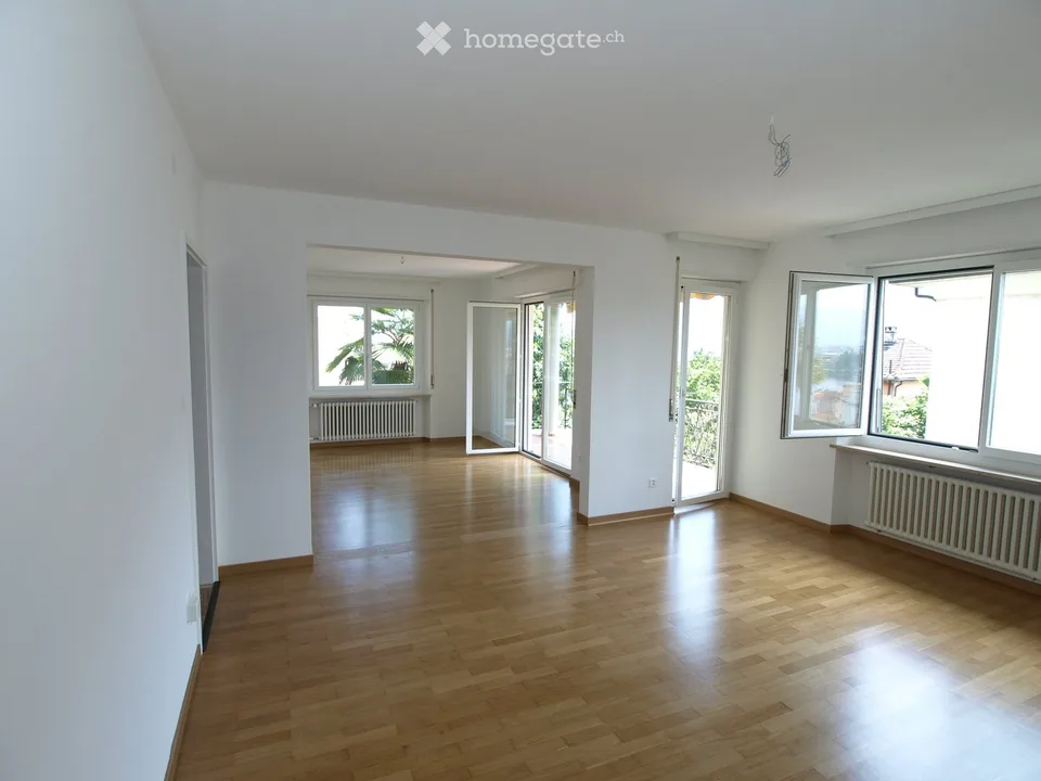 Miete 2.5 Zimmer im 2. Stock in ruhiger Lage mit Seeblick – Foto 2 von 13