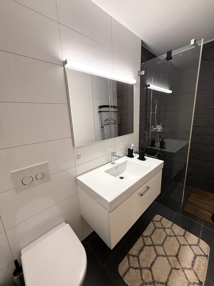 Moderne 3.5-Zimmer-Wohnung im Erdgeschoss an zentraler Lage in Siebnen – Foto 9 von 14