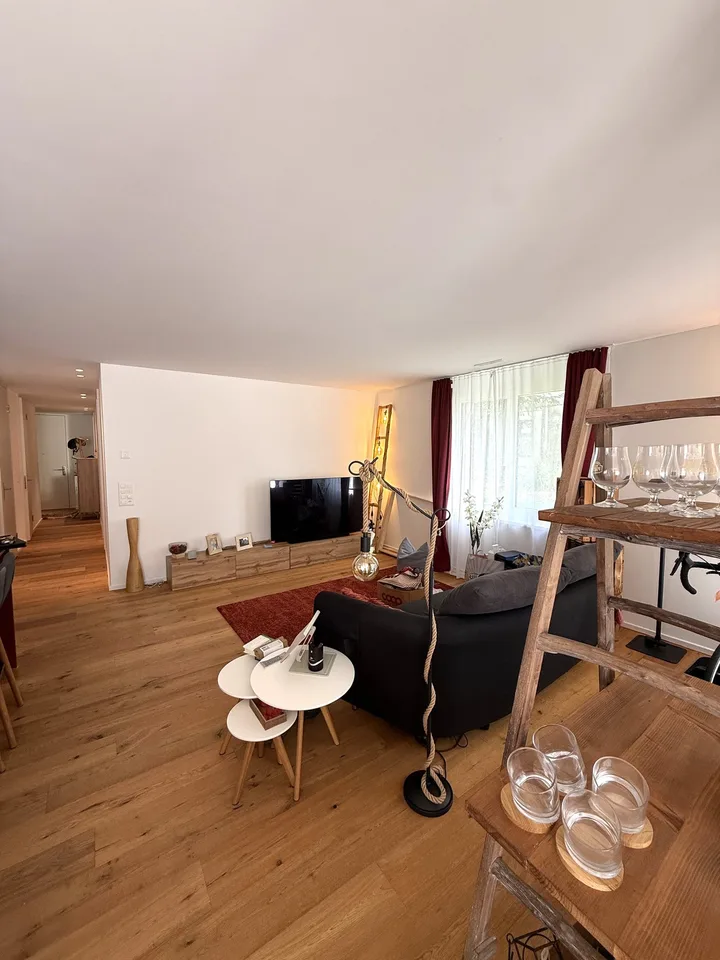 Moderne 3.5-Zimmer-Wohnung im Erdgeschoss an zentraler Lage in Siebnen – Foto 2 von 14