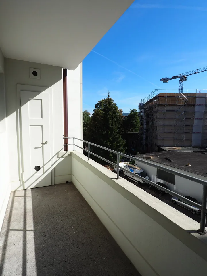 Ampio appartamento in città in posizione centrale – foto 8 di 9