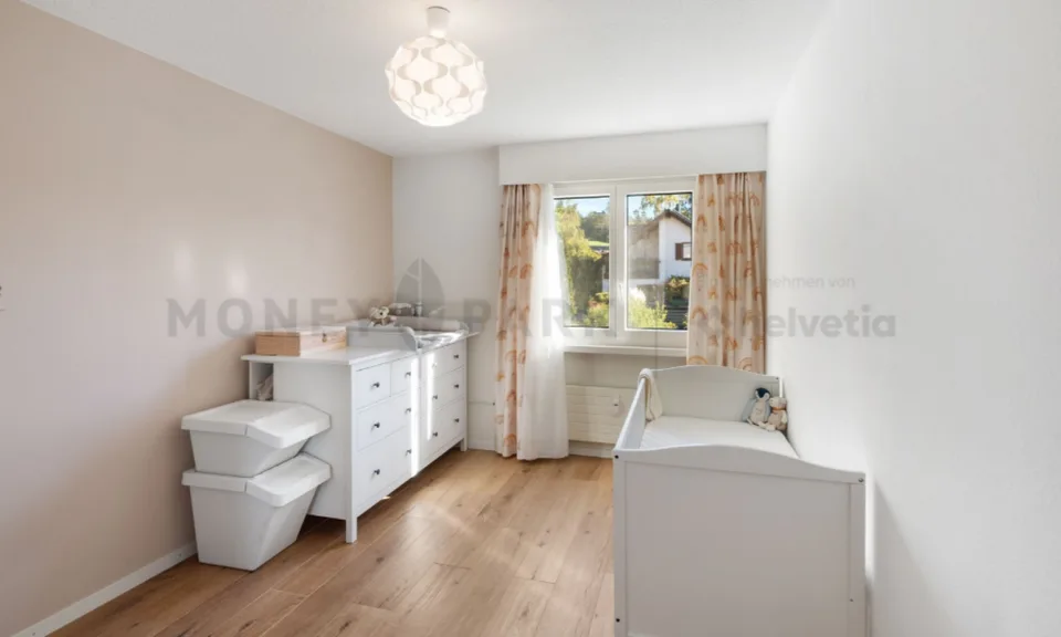 4.5-Zimmer-Terrassenwohnung mit traumhafter Aussicht – Foto 7 von 13
