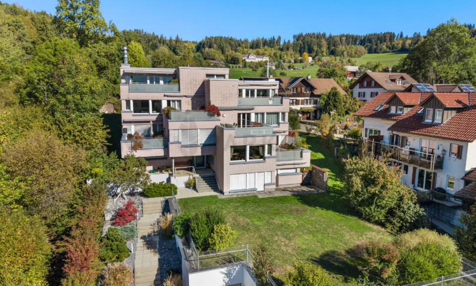 4.5-Zimmer-Terrassenwohnung mit traumhafter Aussicht – Foto 12 von 13