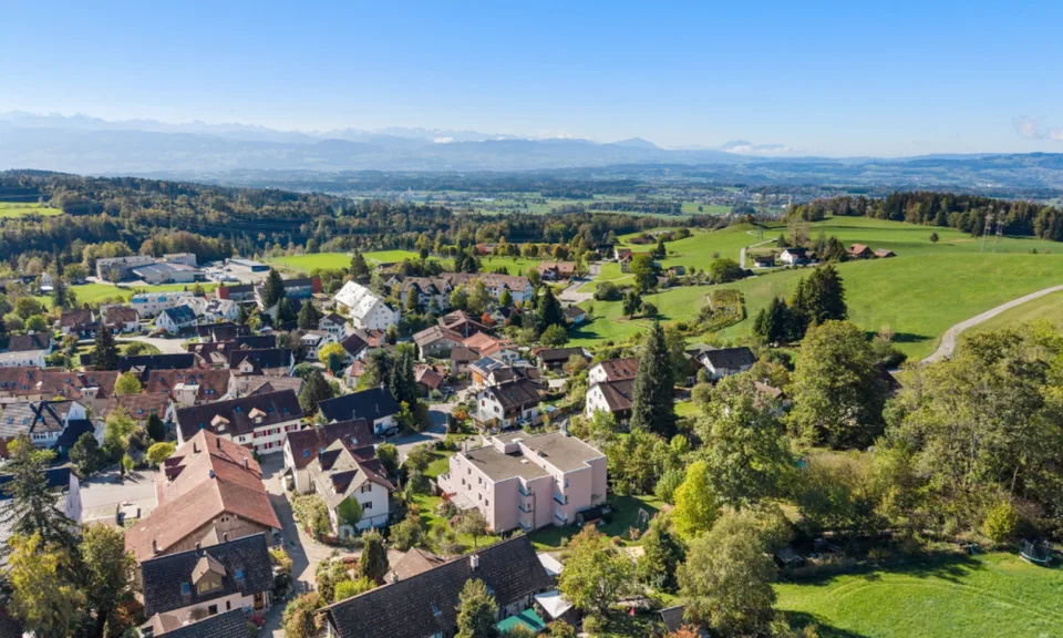 4.5-Zimmer-Terrassenwohnung mit traumhafter Aussicht – Foto 13 von 13