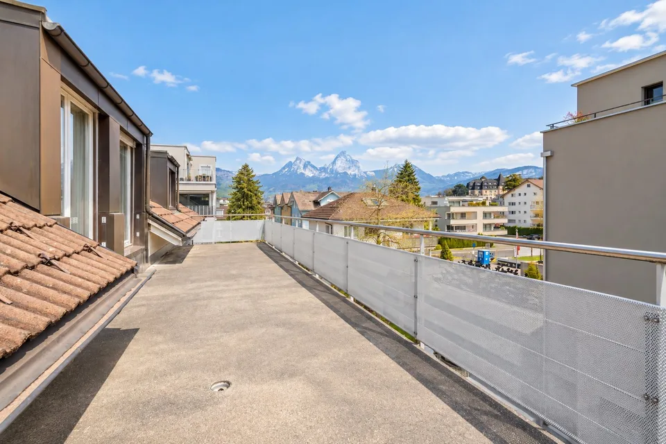 Ampio appartamento-maisonnette di 7,5 locali vicino al lago – foto 8 di 8