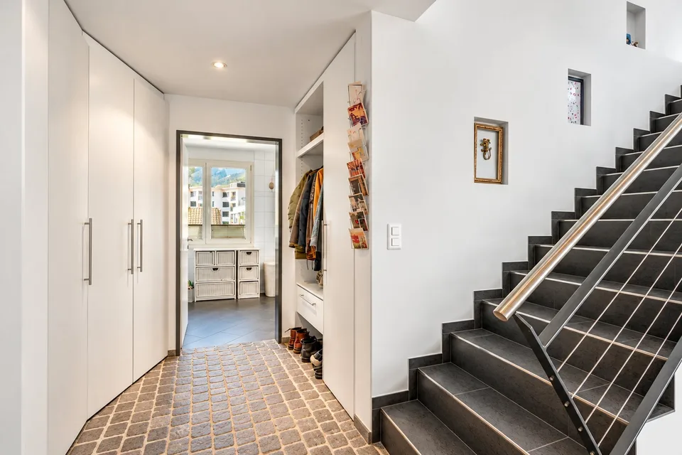 Ampio appartamento-maisonnette di 7,5 locali vicino al lago – foto 4 di 8