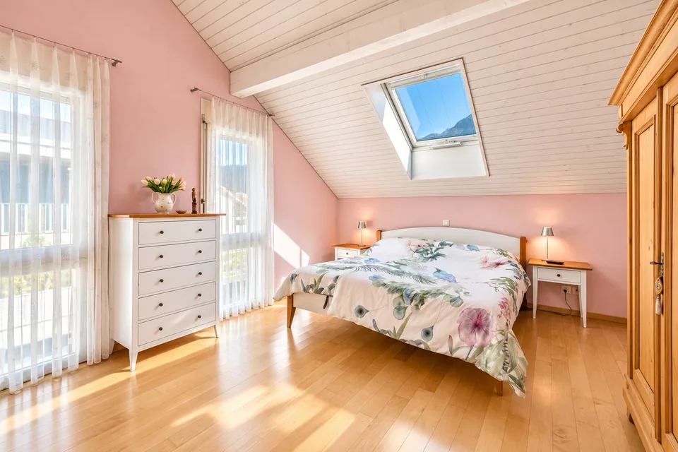 Ampio appartamento-maisonnette di 7,5 locali vicino al lago – foto 5 di 8