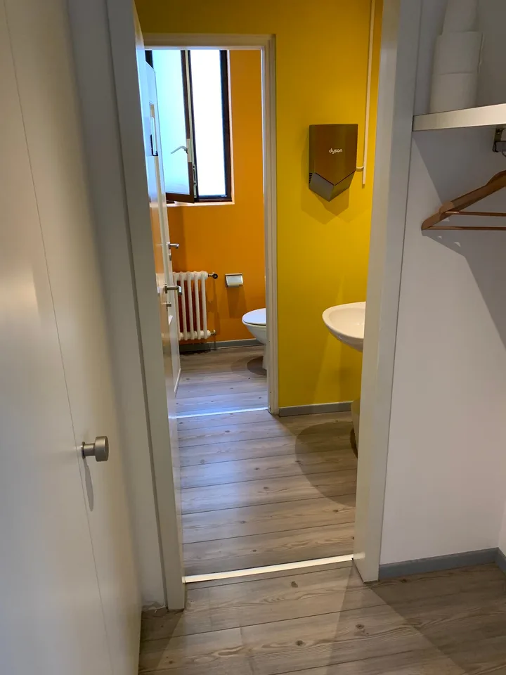 PALAZZINA DI UFFICI A REDDITO POSSIBILE ACQUISTO PER CITTADINI STRANIERI NON RESIDENTI IN SVIZZERA – foto 30 di 30