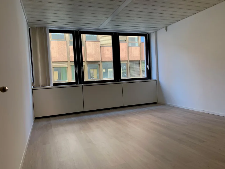 PALAZZINA DI UFFICI A REDDITO POSSIBILE ACQUISTO PER CITTADINI STRANIERI NON RESIDENTI IN SVIZZERA – foto 9 di 30