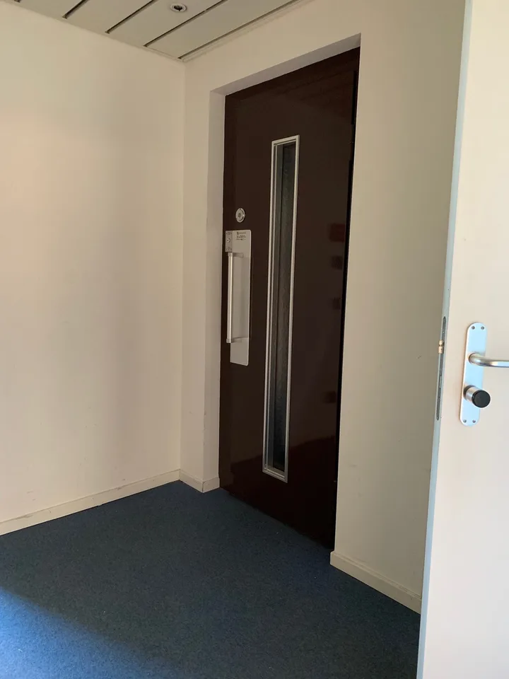 PALAZZINA DI UFFICI A REDDITO POSSIBILE ACQUISTO PER CITTADINI STRANIERI NON RESIDENTI IN SVIZZERA – foto 7 di 30
