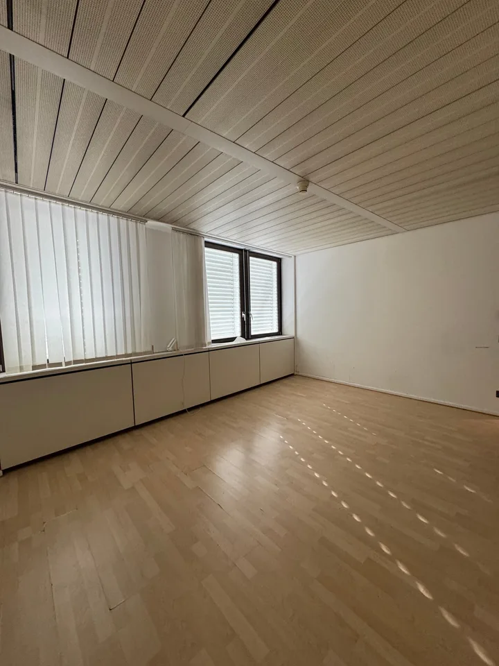 PALAZZINA DI UFFICI A REDDITO POSSIBILE ACQUISTO PER CITTADINI STRANIERI NON RESIDENTI IN SVIZZERA – foto 24 di 30