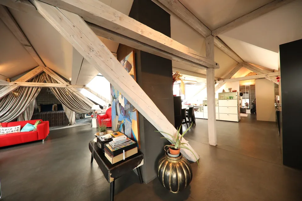 Traumhafte Loft-Wohnung mit Balkon über den Dächern der Altstadt – photo 12 of 21