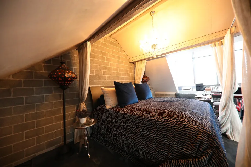 Traumhafte Loft-Wohnung mit Balkon über den Dächern der Altstadt – photo 9 of 21