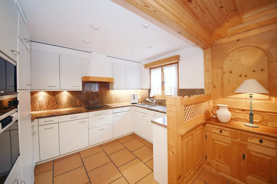 3.5-Room Top Apartment (115 m2) in Charming Chalet with Sauna - Klosters Platz – photo 13 of 22