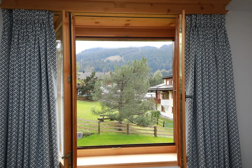 3.5-Room Top Apartment (115 m2) in Charming Chalet with Sauna - Klosters Platz – photo 18 of 22