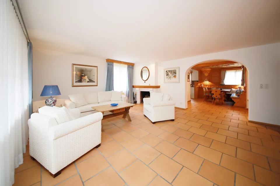 3.5-Room Top Apartment (115 m2) in Charming Chalet with Sauna - Klosters Platz – photo 6 of 22