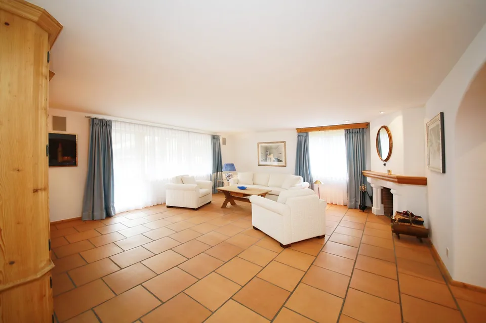 3.5-Room Top Apartment (115 m2) in Charming Chalet with Sauna - Klosters Platz – photo 12 of 22