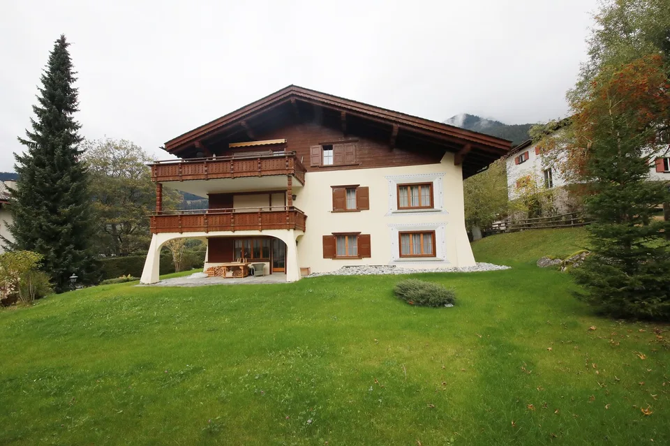 3.5-Room Top Apartment (115 m2) in Charming Chalet with Sauna - Klosters Platz – photo 4 of 22
