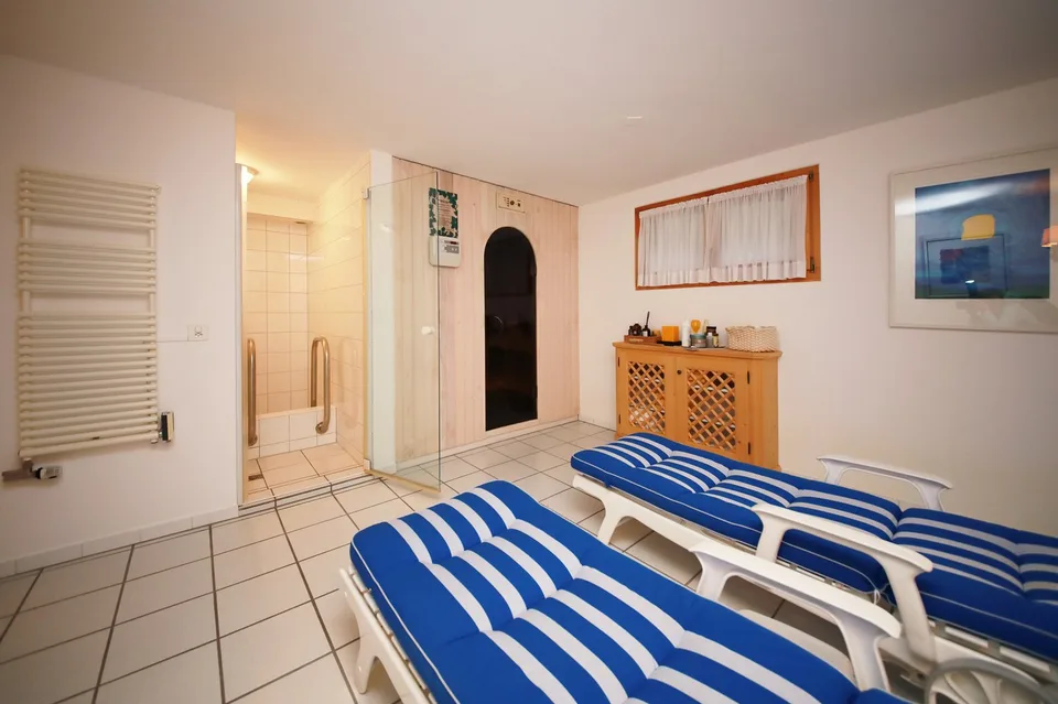 3.5-Room Top Apartment (115 m2) in Charming Chalet with Sauna - Klosters Platz – photo 19 of 22