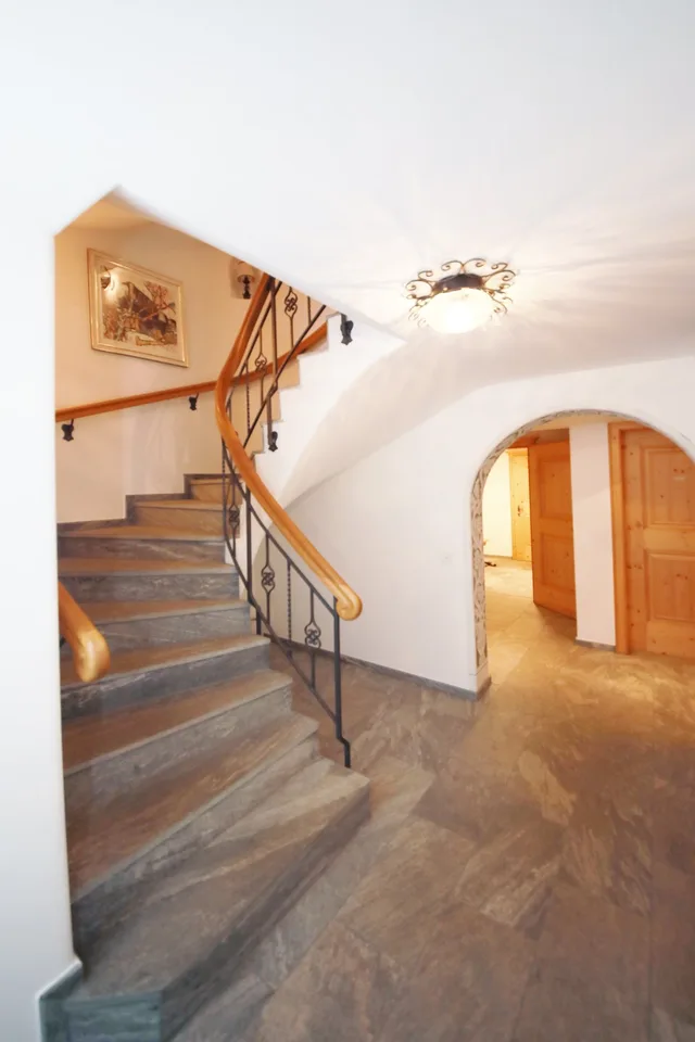 3.5-Room Top Apartment (115 m2) in Charming Chalet with Sauna - Klosters Platz – photo 17 of 22