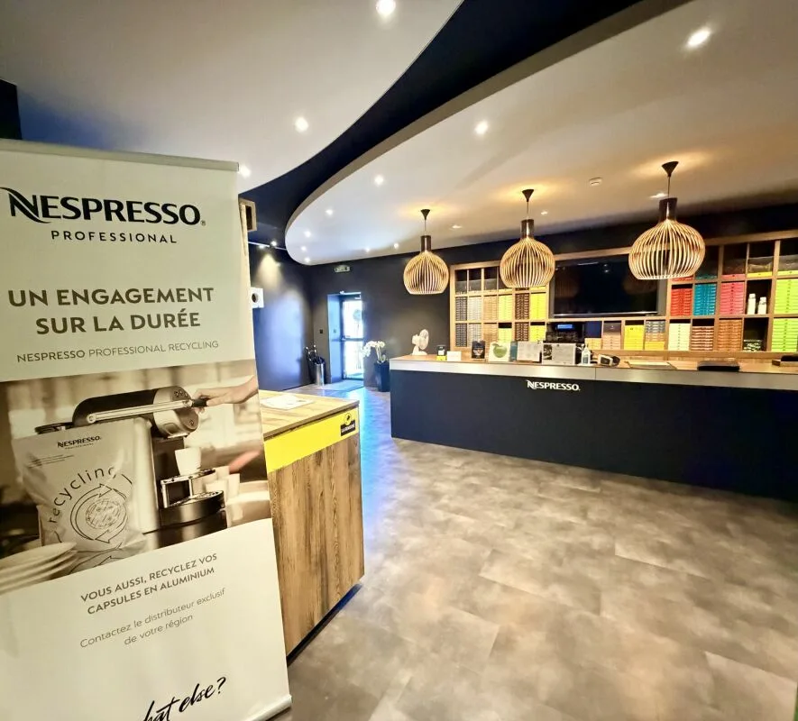Idealer Standort! Gewerbliche Immobilie mit 209m² und Lager mit 65m² – Foto 3 von 4