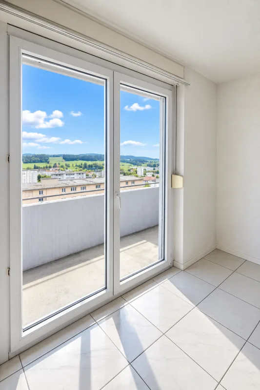 Magnifique 4.0 pièces avec 2 balcons, dont un très spacieux, et vue panoramique – photo 6 sur 17