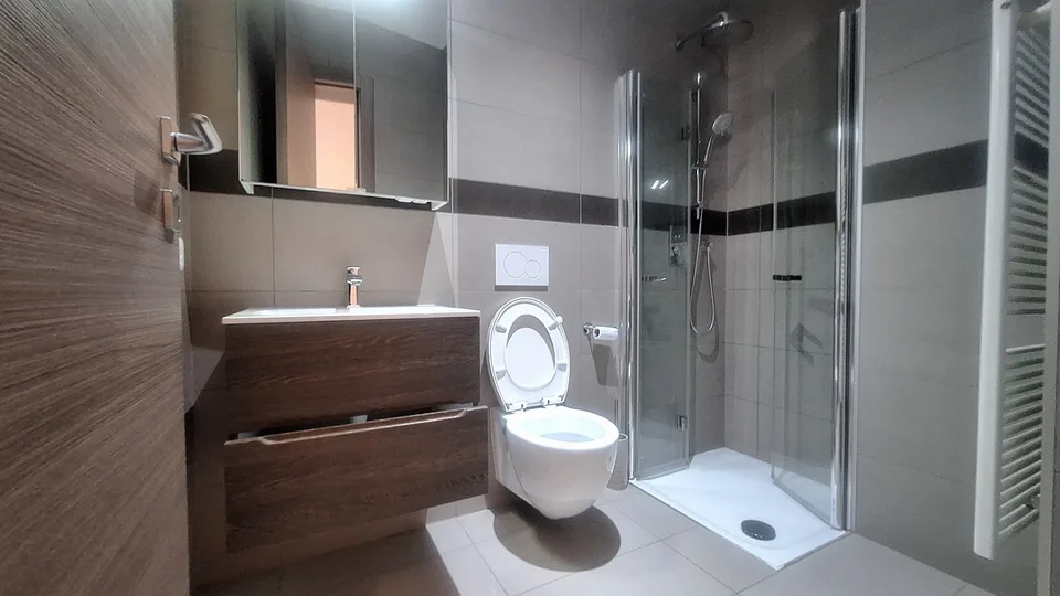 Komfort, Sonnig, Elegantes Apartment, mit zwei Terrassen, Zwei Autoabstellplätzen – Foto 12 von 15