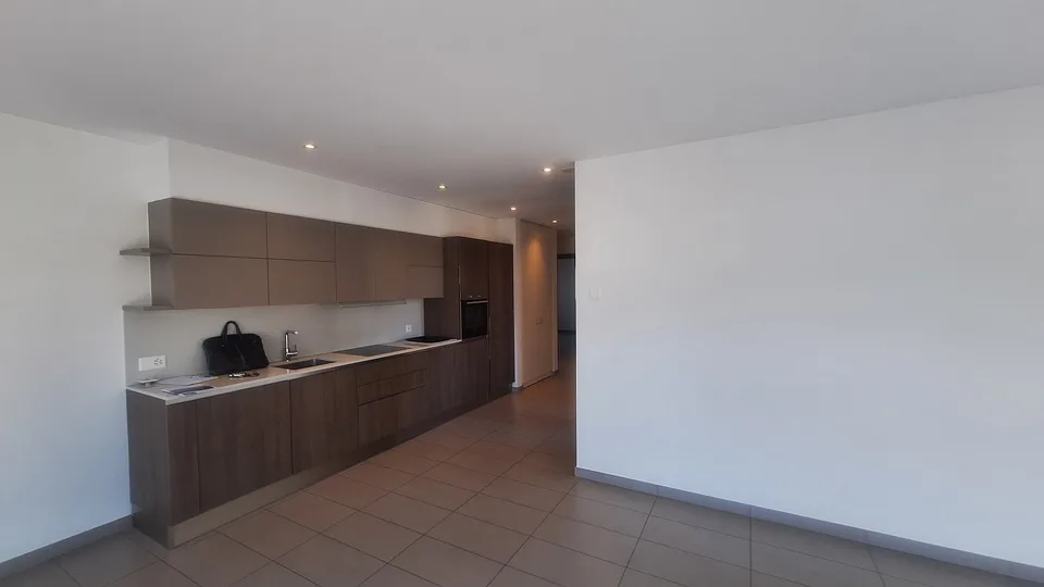 Komfort, Sonnig, Elegantes Apartment, mit zwei Terrassen, Zwei Autoabstellplätzen – Foto 6 von 15