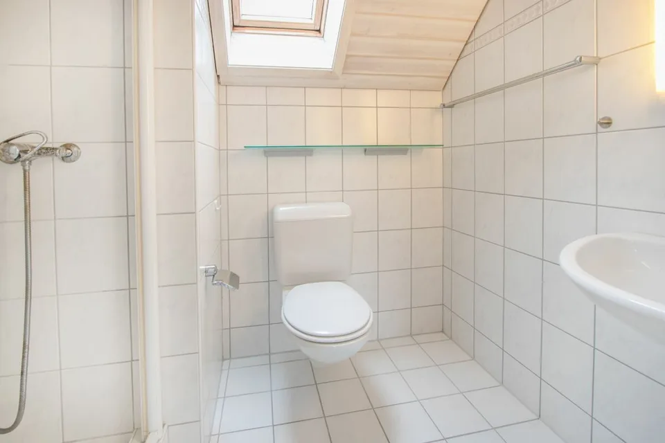 5.5-Zimmer-Dachmaisonettewohnung mit zwei Balkonen und einer Garagenbox – Foto 12 von 17