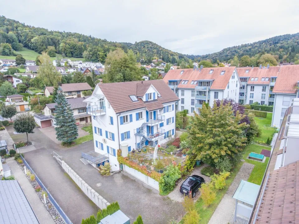 5.5-Zimmer-Dachmaisonettewohnung mit zwei Balkonen und einer Garagenbox – Foto 2 von 17