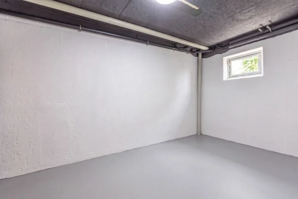 5.5-Zimmer-Dachmaisonettewohnung mit zwei Balkonen und einer Garagenbox – Foto 13 von 17